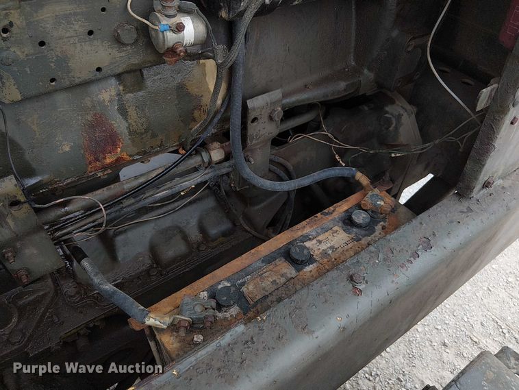 image for item DU3604 1978 John Deere 570A motor grader