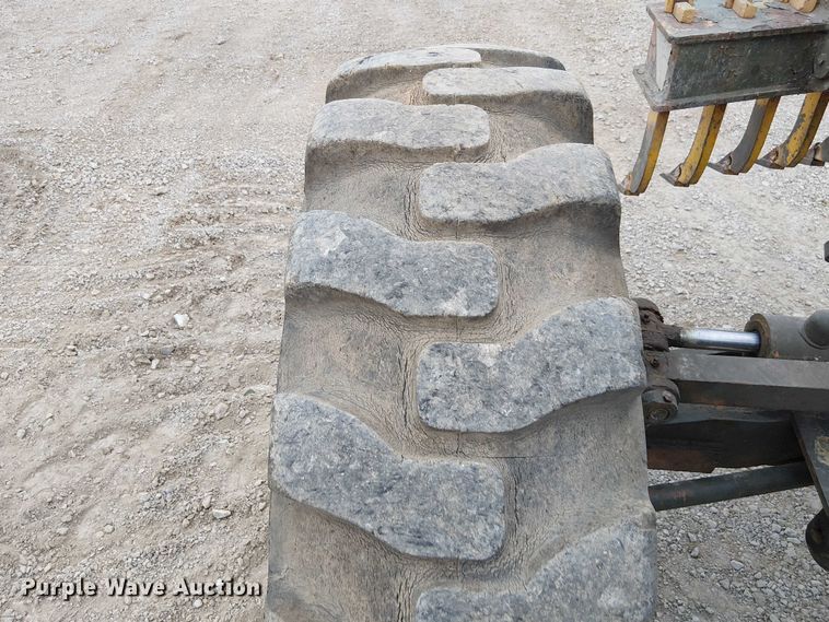 image for item DU3604 1978 John Deere 570A motor grader