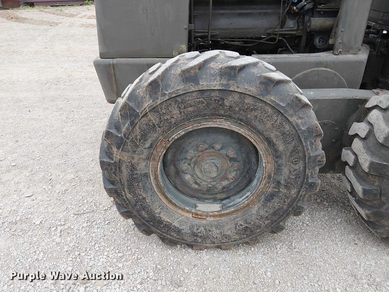 image for item DU3604 1978 John Deere 570A motor grader