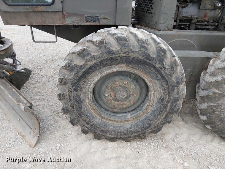 image for item DU3604 1978 John Deere 570A motor grader