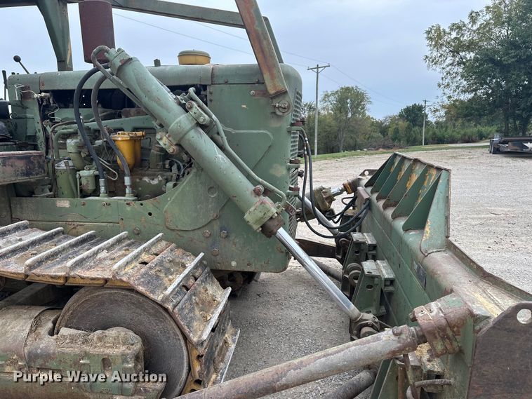 image for item DU3605 1967 Caterpillar D7E dozer