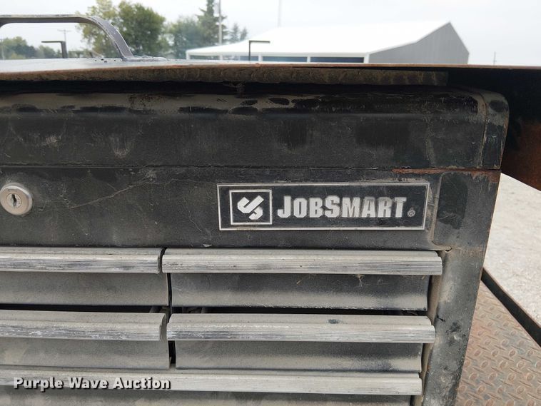 image for item DU3606 2003 Chevrolet Silverado 3500 flatbed pickup truck