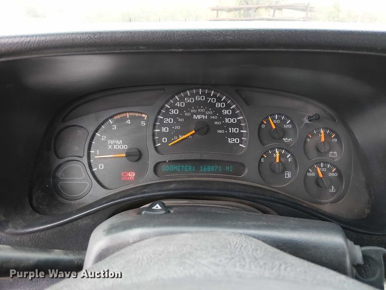 image for item DU3606 2003 Chevrolet Silverado 3500 flatbed pickup truck