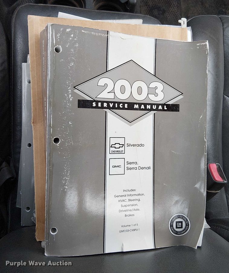 image for item DU3606 2003 Chevrolet Silverado 3500 flatbed pickup truck