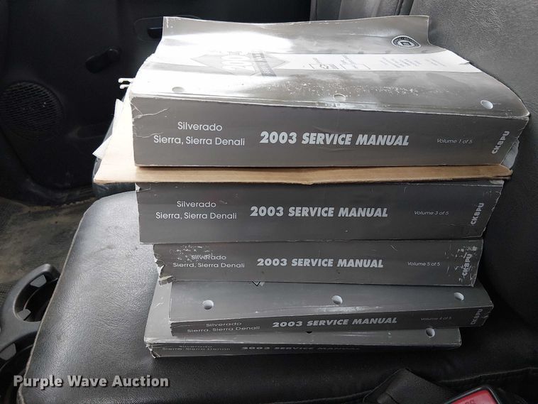 image for item DU3606 2003 Chevrolet Silverado 3500 flatbed pickup truck