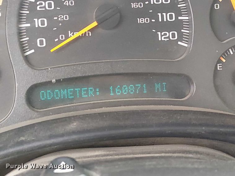 image for item DU3606 2003 Chevrolet Silverado 3500 flatbed pickup truck