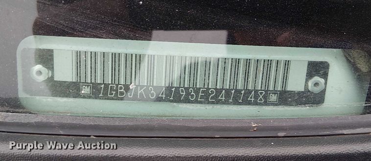 image for item DU3606 2003 Chevrolet Silverado 3500 flatbed pickup truck