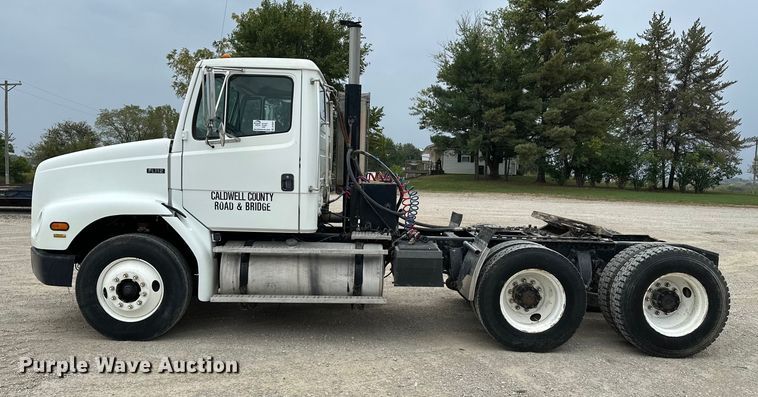 image for item DU3607 2004 Freightliner FL112 semi truck