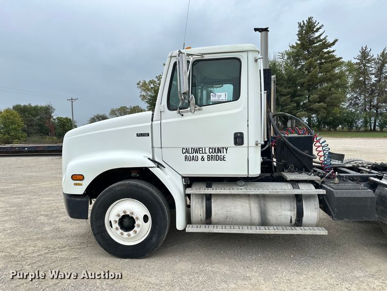 image for item DU3607 2004 Freightliner FL112 semi truck