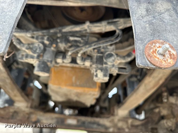 image for item DU3607 2004 Freightliner FL112 semi truck