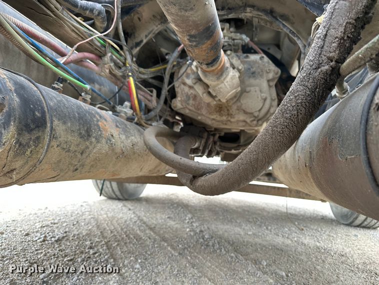 image for item DU3607 2004 Freightliner FL112 semi truck