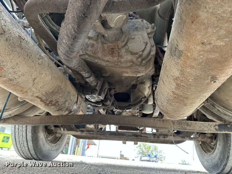 image for item DU3607 2004 Freightliner FL112 semi truck