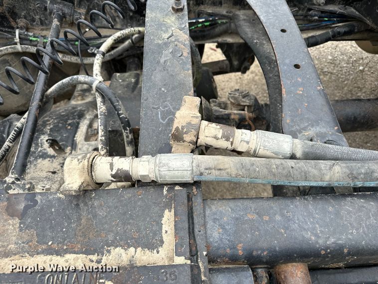 image for item DU3607 2004 Freightliner FL112 semi truck