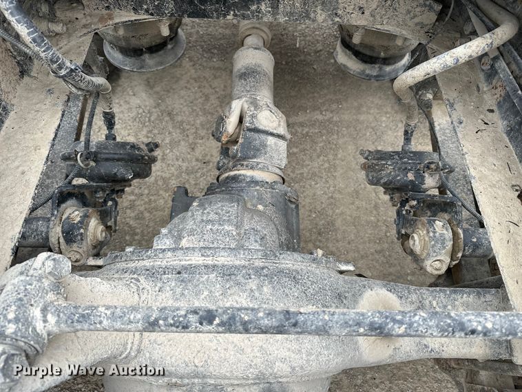 image for item DU3607 2004 Freightliner FL112 semi truck