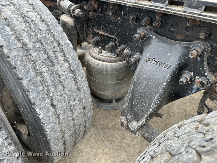 image for item DU3607 2004 Freightliner FL112 semi truck