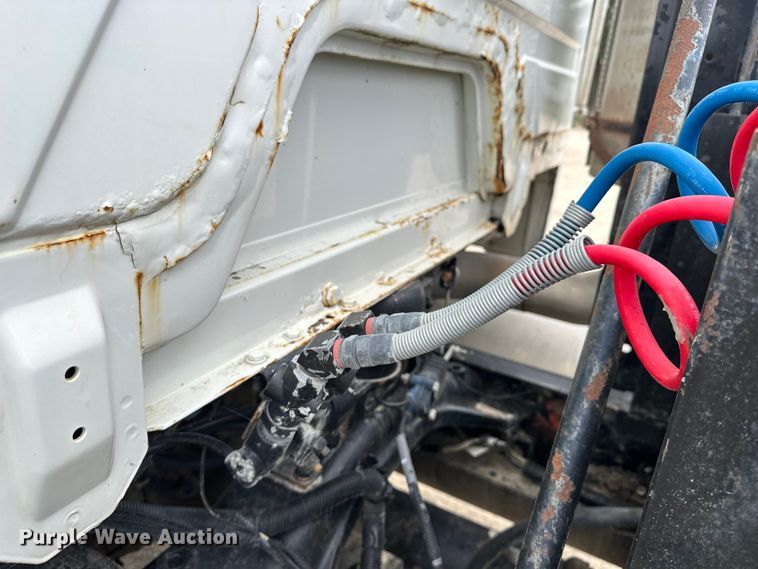 image for item DU3607 2004 Freightliner FL112 semi truck