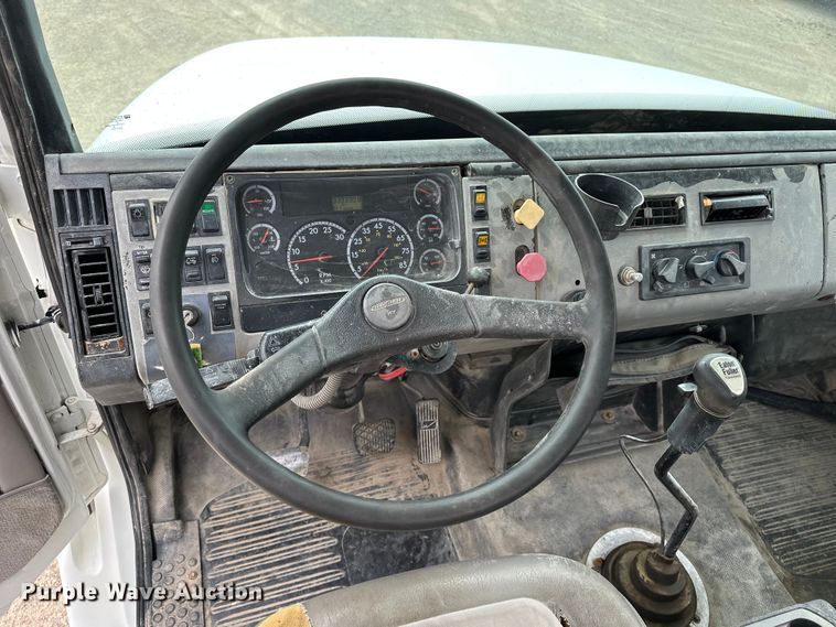 image for item DU3607 2004 Freightliner FL112 semi truck