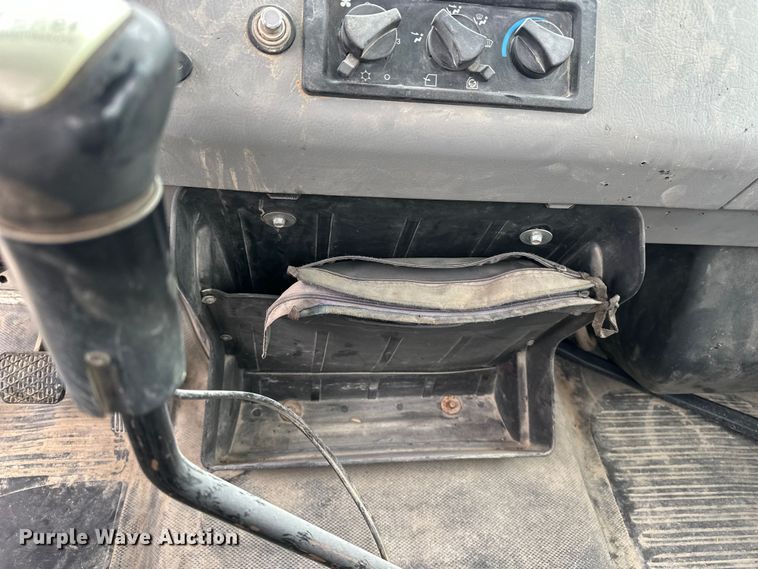 image for item DU3607 2004 Freightliner FL112 semi truck