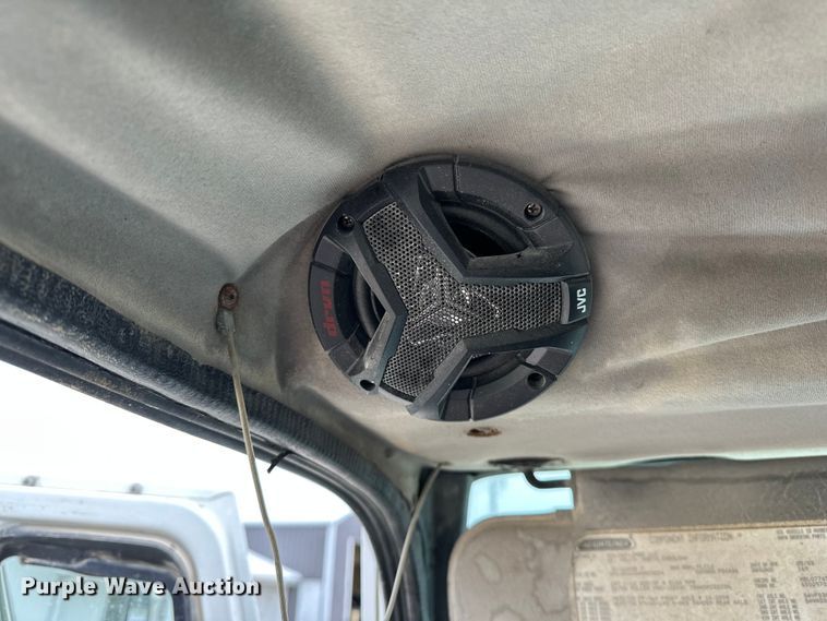 image for item DU3607 2004 Freightliner FL112 semi truck