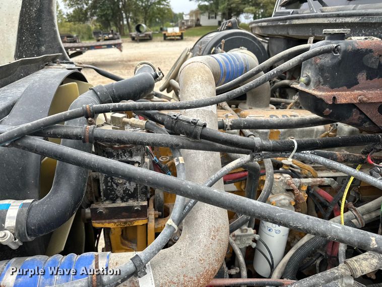 image for item DU3607 2004 Freightliner FL112 semi truck