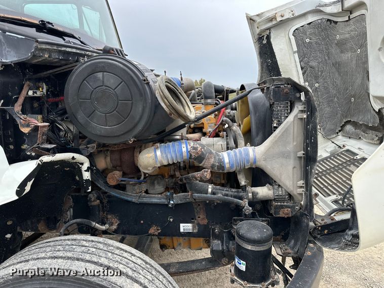 image for item DU3607 2004 Freightliner FL112 semi truck