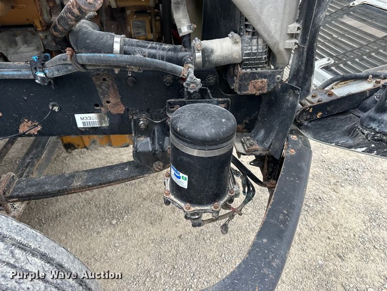 image for item DU3607 2004 Freightliner FL112 semi truck