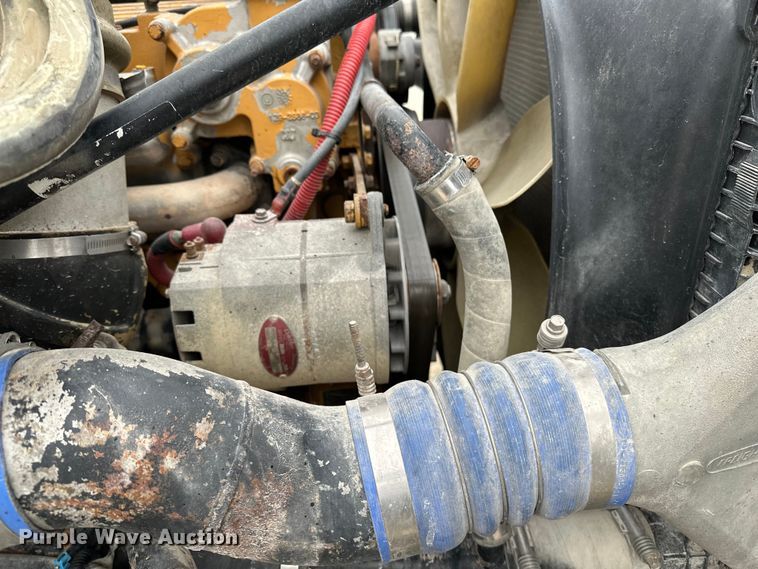 image for item DU3607 2004 Freightliner FL112 semi truck