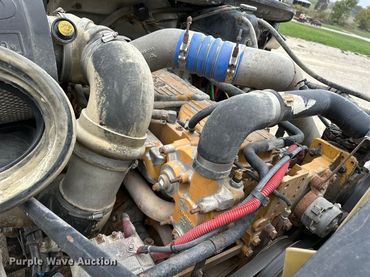 image for item DU3607 2004 Freightliner FL112 semi truck