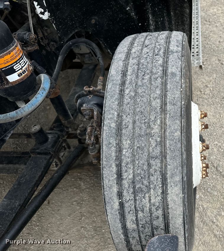 image for item DU3607 2004 Freightliner FL112 semi truck