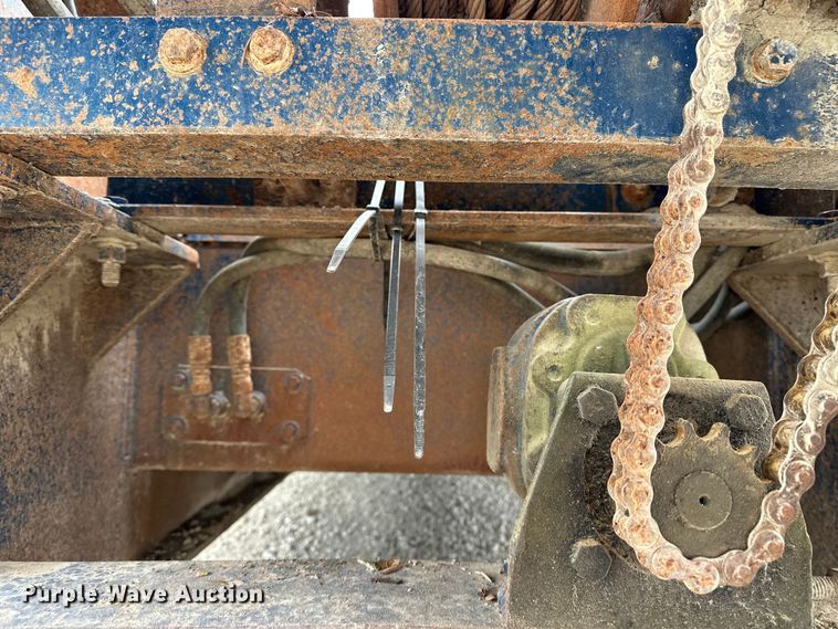 image for item DU3608 1974 Hyster drop deck hydraulic tail equipment trailer