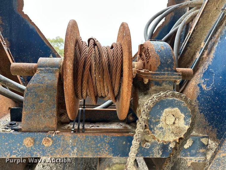 image for item DU3608 1974 Hyster drop deck hydraulic tail equipment trailer