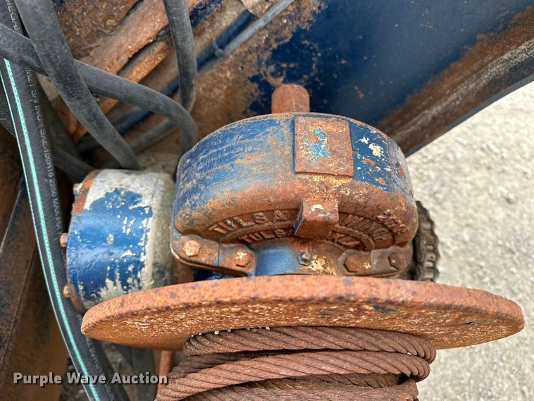 image for item DU3608 1974 Hyster drop deck hydraulic tail equipment trailer