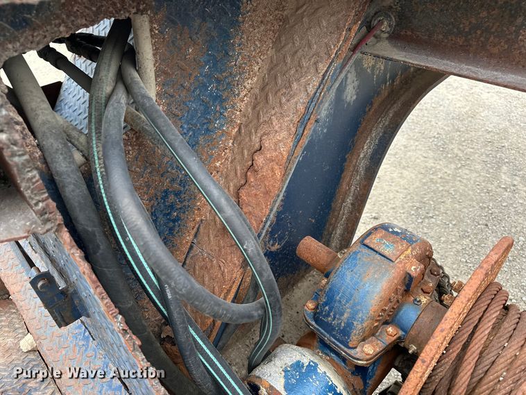 image for item DU3608 1974 Hyster drop deck hydraulic tail equipment trailer