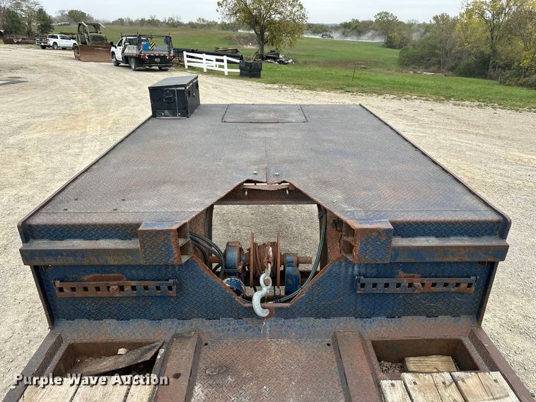 image for item DU3608 1974 Hyster drop deck hydraulic tail equipment trailer