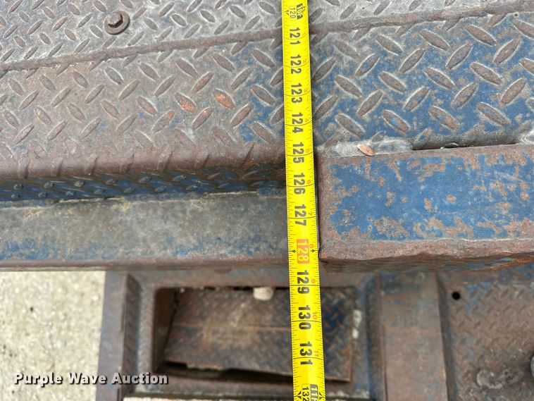 image for item DU3608 1974 Hyster drop deck hydraulic tail equipment trailer