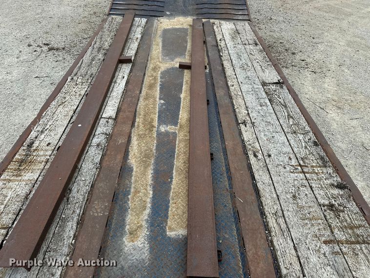 image for item DU3608 1974 Hyster drop deck hydraulic tail equipment trailer