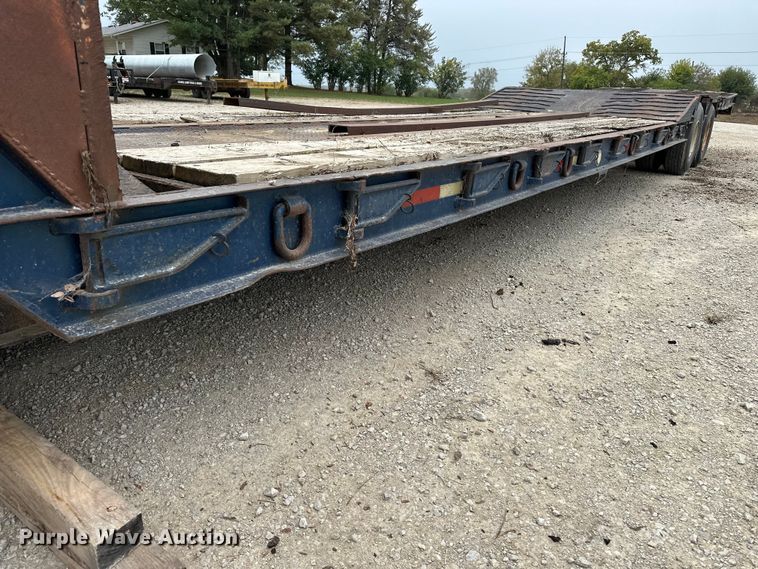 image for item DU3608 1974 Hyster drop deck hydraulic tail equipment trailer