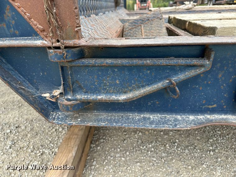 image for item DU3608 1974 Hyster drop deck hydraulic tail equipment trailer