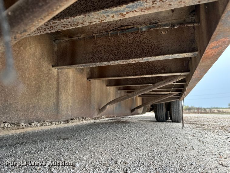 image for item DU3608 1974 Hyster drop deck hydraulic tail equipment trailer