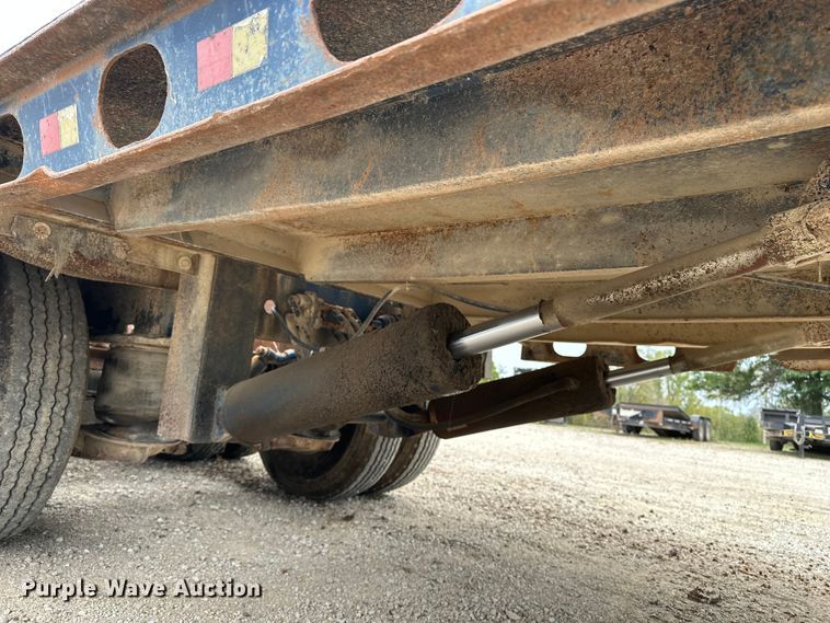 image for item DU3608 1974 Hyster drop deck hydraulic tail equipment trailer