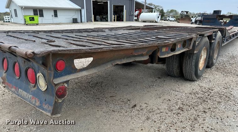 image for item DU3608 1974 Hyster drop deck hydraulic tail equipment trailer