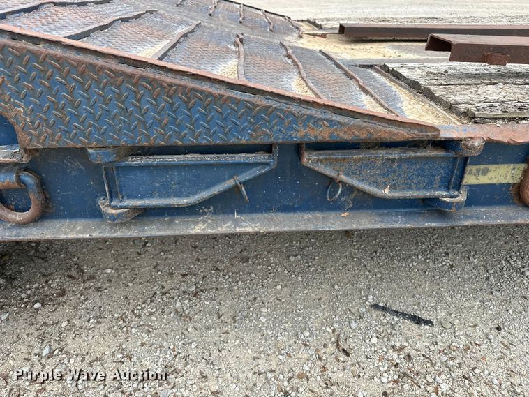 image for item DU3608 1974 Hyster drop deck hydraulic tail equipment trailer