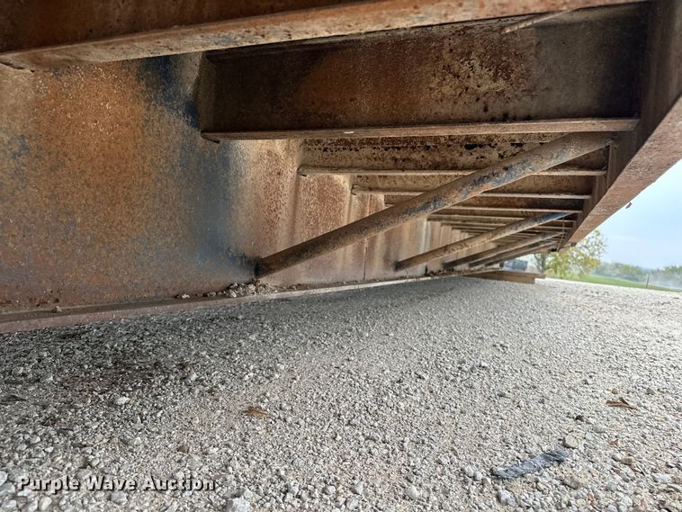 image for item DU3608 1974 Hyster drop deck hydraulic tail equipment trailer