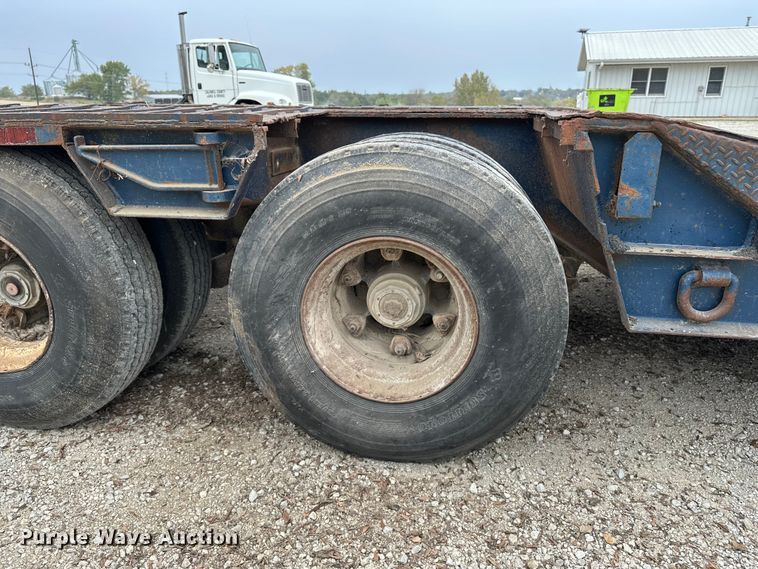 image for item DU3608 1974 Hyster drop deck hydraulic tail equipment trailer