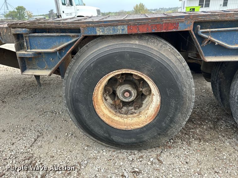 image for item DU3608 1974 Hyster drop deck hydraulic tail equipment trailer