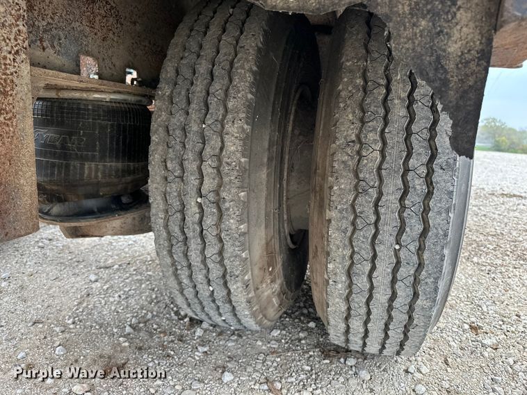 image for item DU3608 1974 Hyster drop deck hydraulic tail equipment trailer