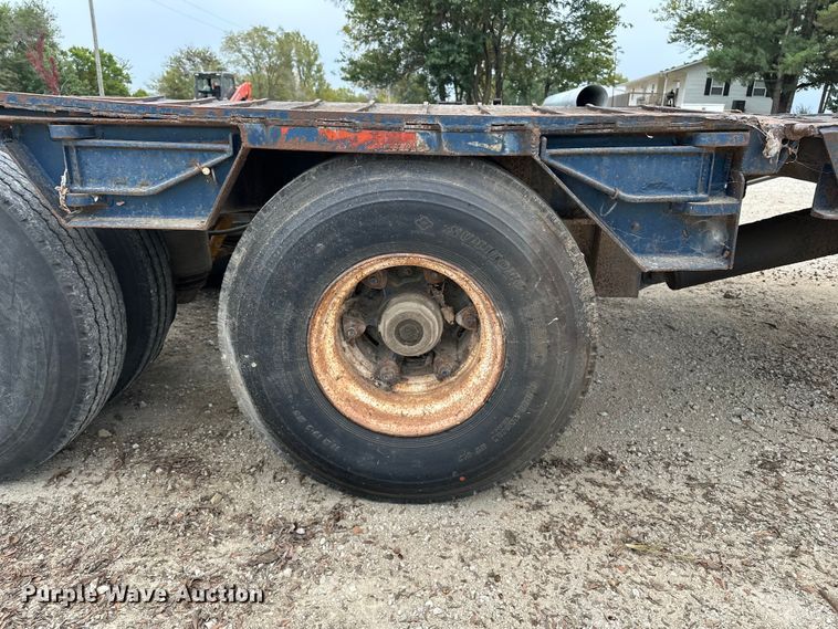 image for item DU3608 1974 Hyster drop deck hydraulic tail equipment trailer