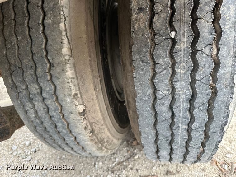 image for item DU3608 1974 Hyster drop deck hydraulic tail equipment trailer