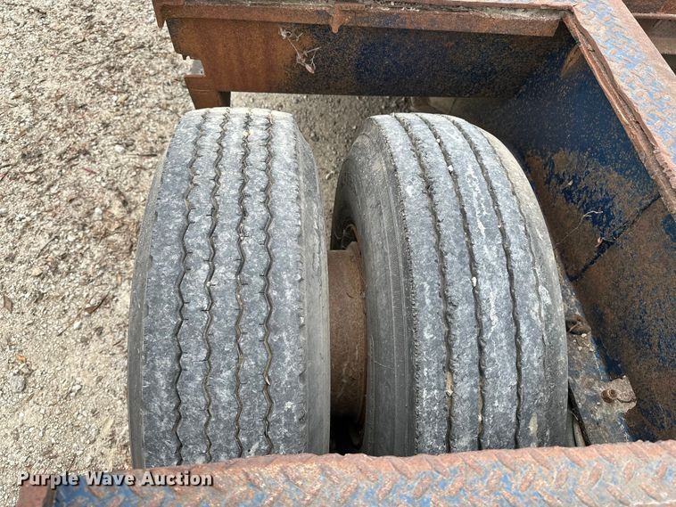 image for item DU3608 1974 Hyster drop deck hydraulic tail equipment trailer