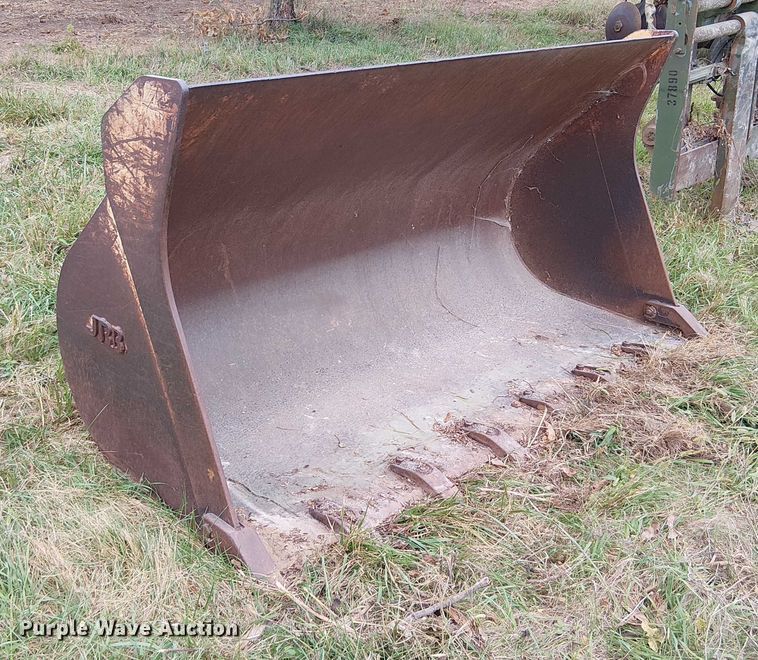 image for item DU3610 JRB wheel loader bucket